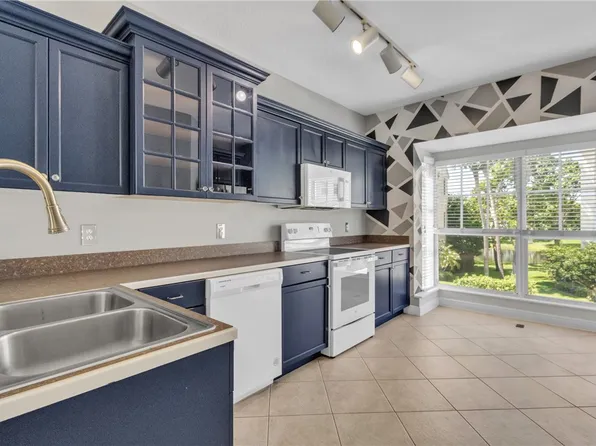 1630 42nd Sq APT 104, Vero Beach, FL 32960