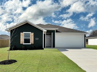 560 Raegan St, Prairie Grove, AR 72753