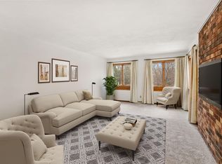 3350 S Cari Adam Dr, New Berlin, WI 53146