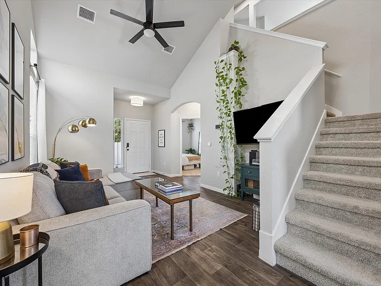 2202 Arborside Dr — Photo 3