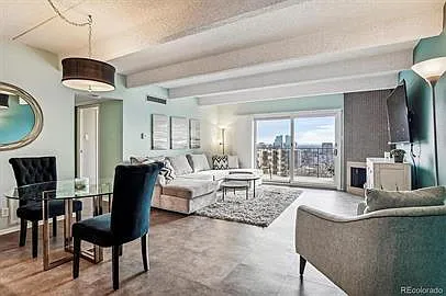 2 bed, 2.0 bath, 1067 sqft, $2,375 — Photo 4