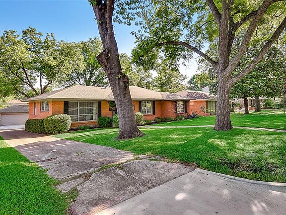 3rd image of 2623 Bonnywood Ln