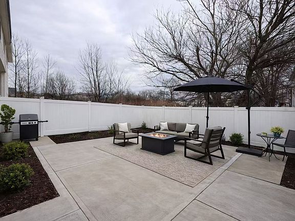 4th image of 52 Poplar Ave #1