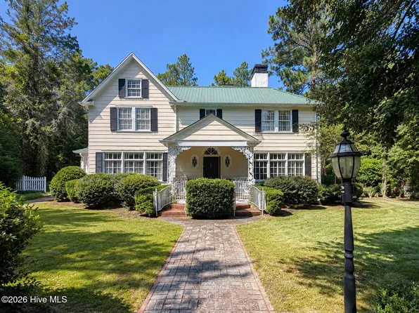 15 Mccaskill Road W, Pinehurst, NC 28374
