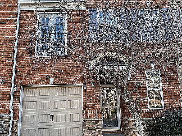 1st image of 117 Longchamp Ln