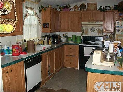 5th image of 226 Peoples St
