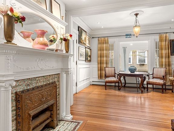 5th image of 110 Melville Ave #1