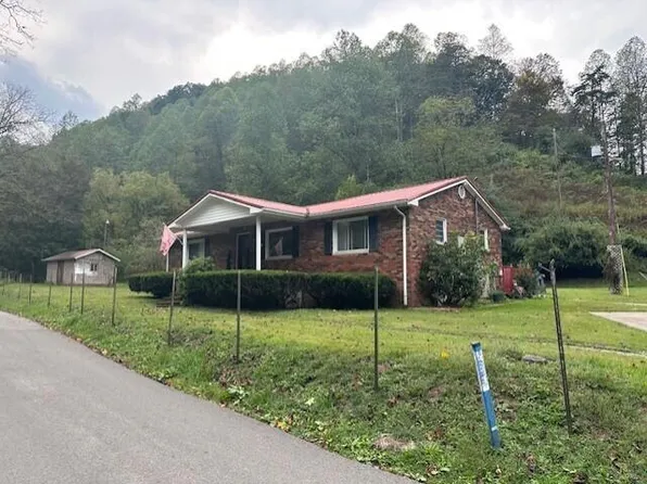 638 Haus Br, Banner, KY 41603