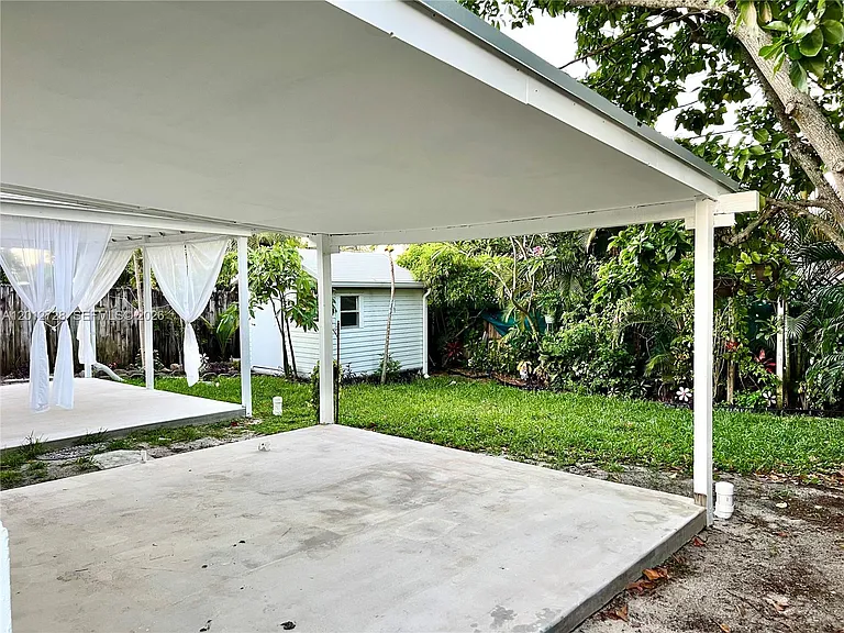 5300 NW 1st Ave — Photo 27