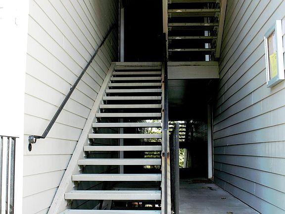 3rd image of 20406 Shore Harbour Dr #4-J