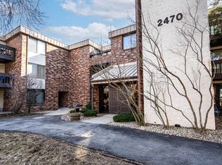 2470 W Good Hope Rd UNIT 366, Glendale, WI 53209