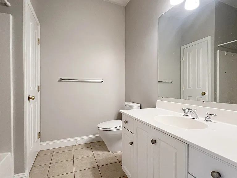 412 Washington St #210 — Photo 8