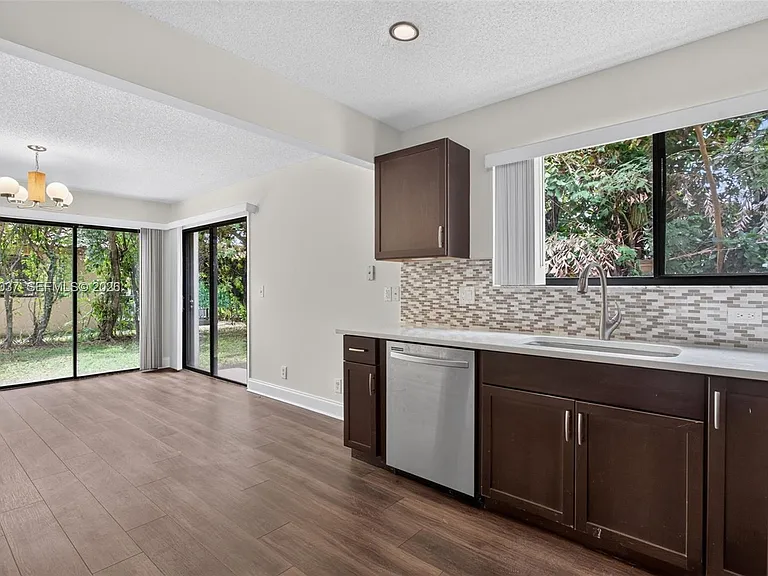 587 NW 38th Ave — Photo 13