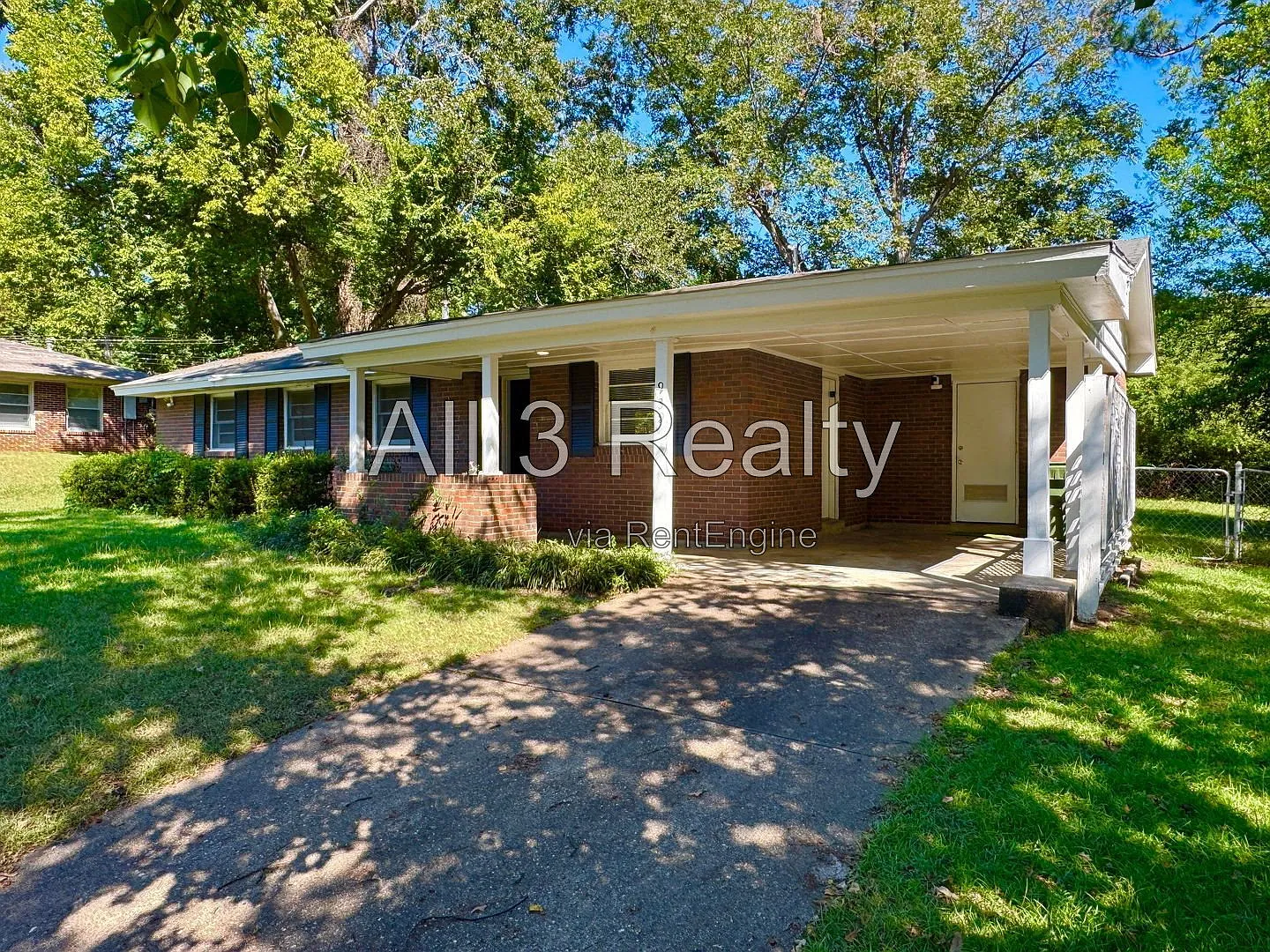 3 bed, 1.0 bath, 1190 sqft, $1,135 — Photo 3
