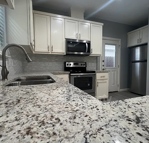 413 Downing Ave #2 — Photo 7