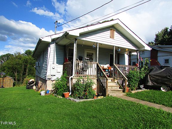 3rd image of 608 S Lynn Ave