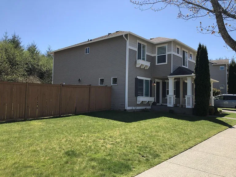 8910 Weiting Ave SE — Photo 3