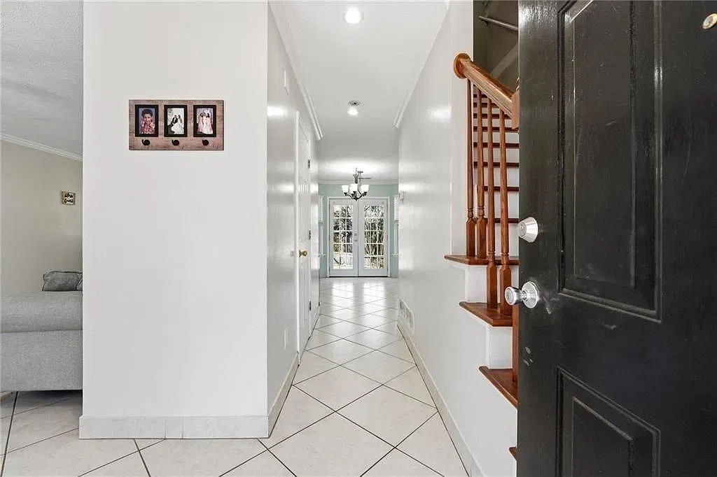 4 bed, 3.0 bath, 1693 sqft, $2,300 — Photo 4