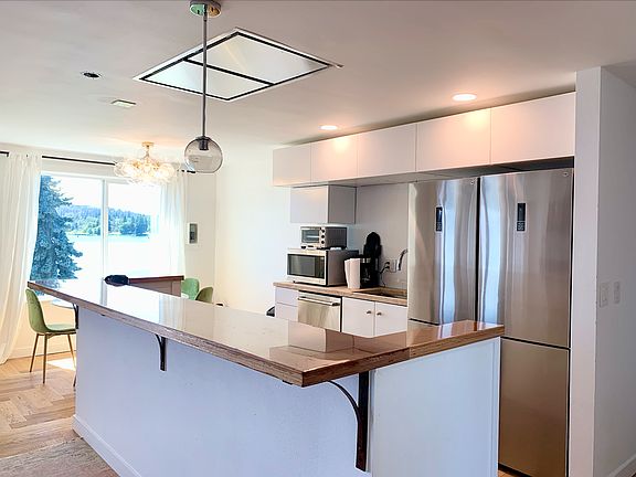 3rd image of 612 Northshore Dr #101