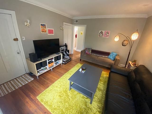 1st image of 4038 N Southport Ave APT 2W