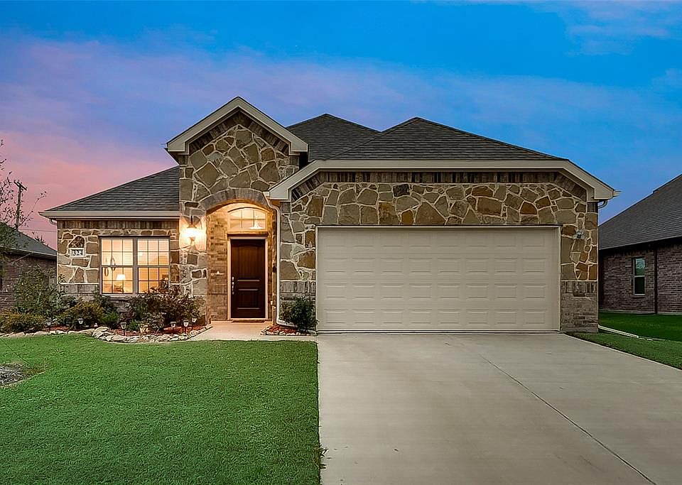 1st image of 324 Pecos Dr