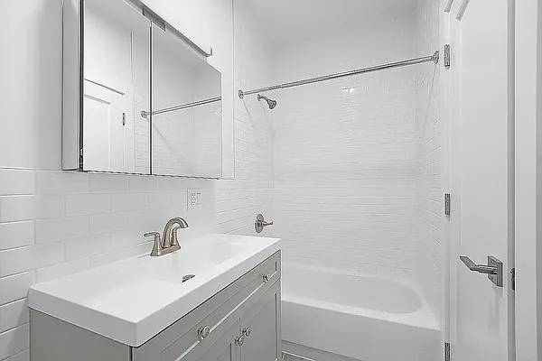 Rented by Pear NYC LLC | media 14