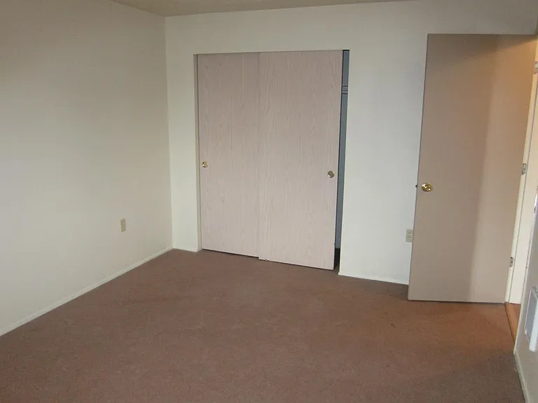 525 NW 8th St #8 — Photo 5