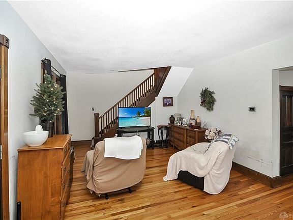 2nd image of 301 W South St