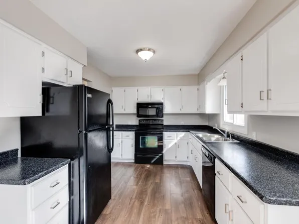 129 Linden Ave E, Winsted, MN 55395