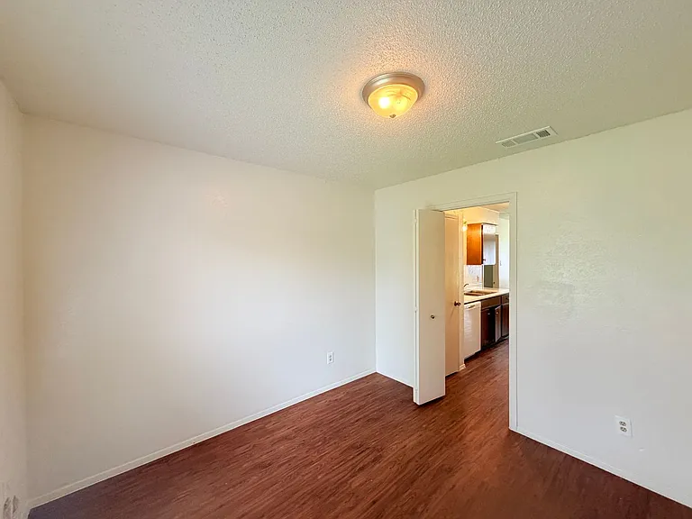 10904 Meadgreen Ct — Photo 14