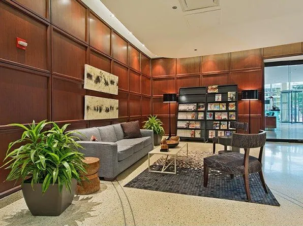 535 N Michigan Ave APT 708, Chicago, IL 60611