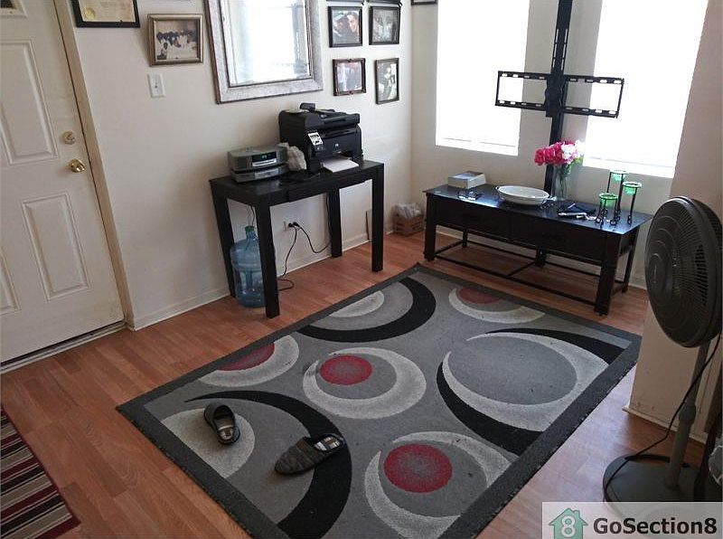 1st image of 8801 S Escanaba Ave #2B