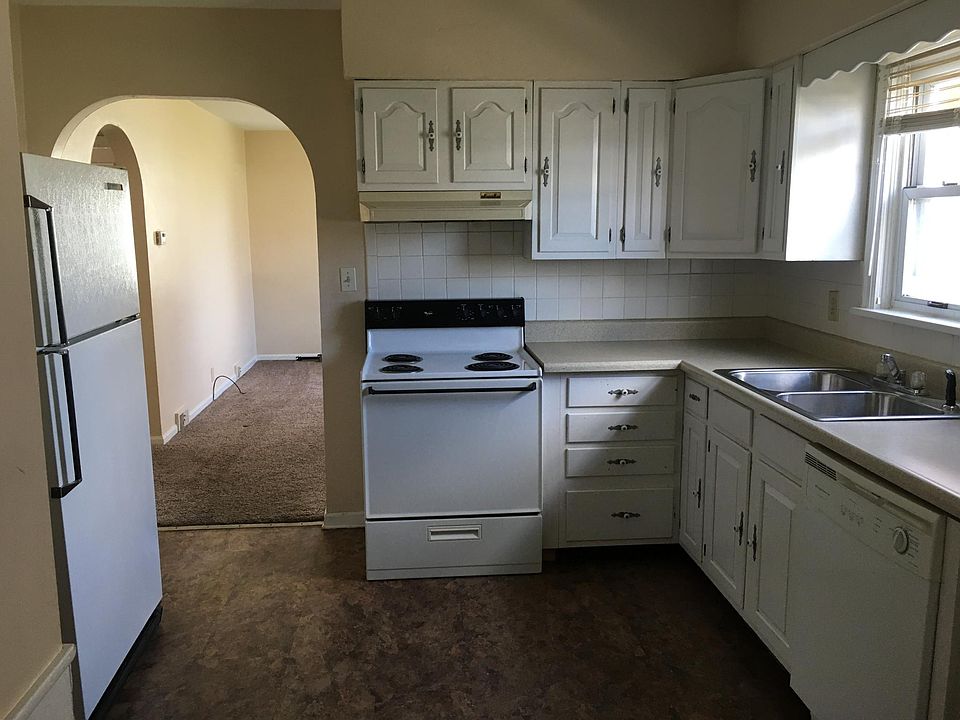 2nd image of 3501 W Elm St