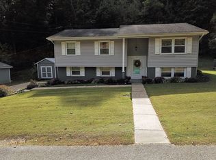 121 C Vanhoose Rd, Wittensville, KY 41274