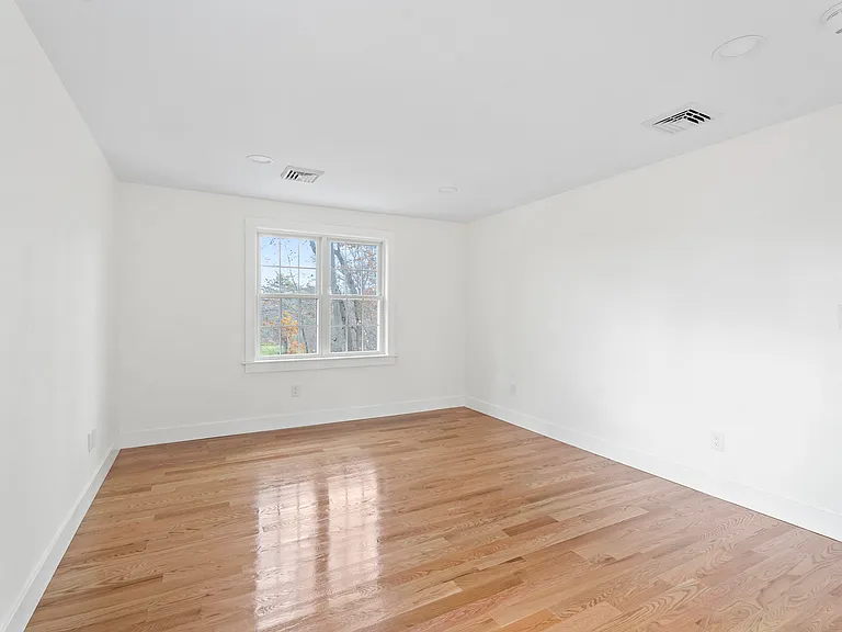 32 Laurel Ln — Photo 15