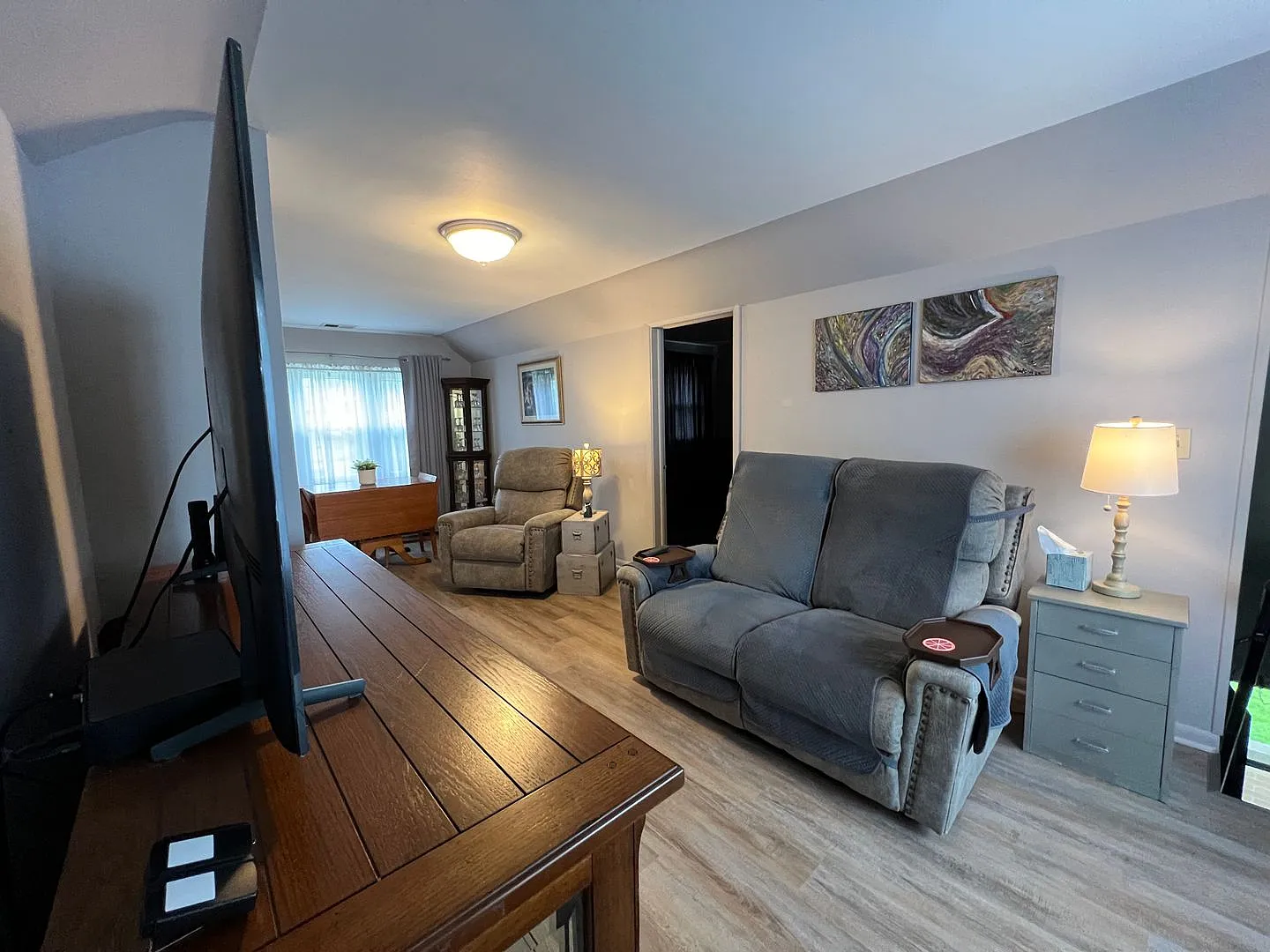 Fully Furnished 1 Bedroom, 1 Bathroom Duplex Unit In Peoria For Lease — Photo 3