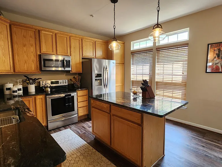 9128 Aventon Ct — Photo 7