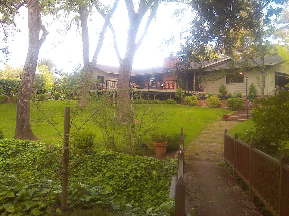 2nd image of 1009 3rd Ave
