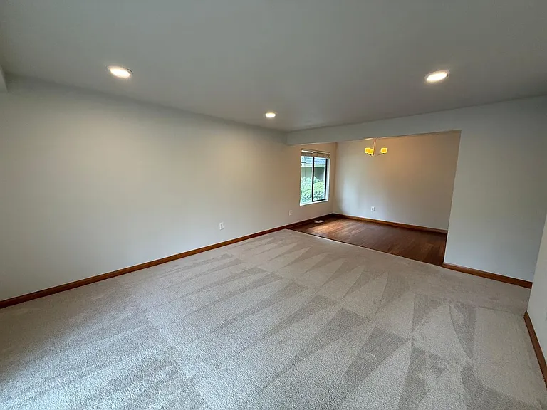 9805 NE 124th St #107 — Photo 4