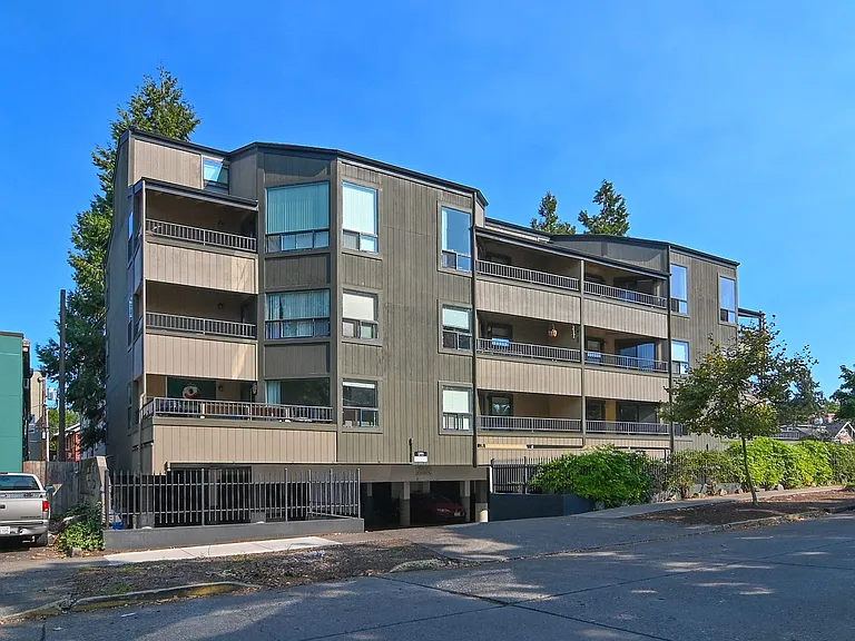 Hess Apartments — Photo 1