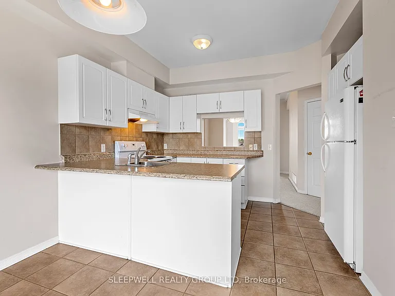 190 Rustic Hills Cres #7 — Photo 8