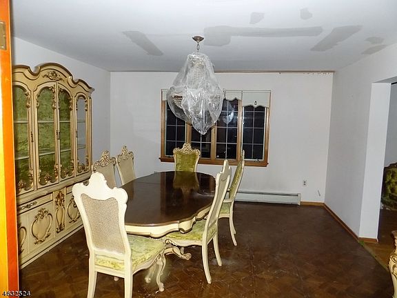 4th image of 645 Wyoming Ave