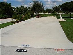 1st image of 224 Stingray Ln