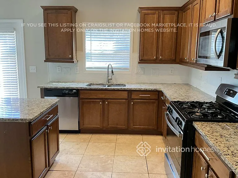 3851 Lake Sanctuary Way — Photo 7