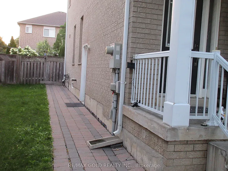 5687 Passion Flower Blvd — Photo 2