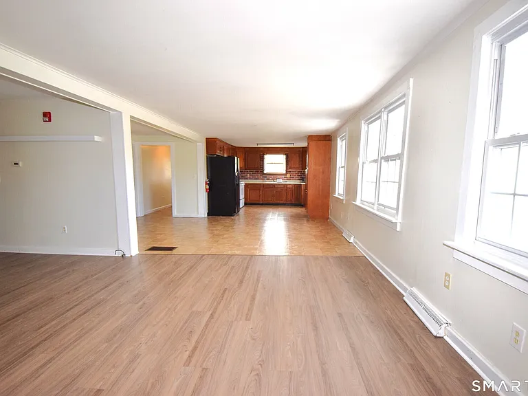1129 E Route 169 — Photo 10