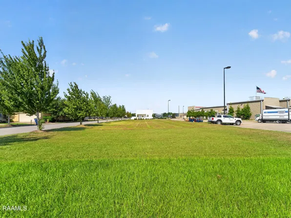 123 Stonehurst Dr, Youngsville, LA 70592