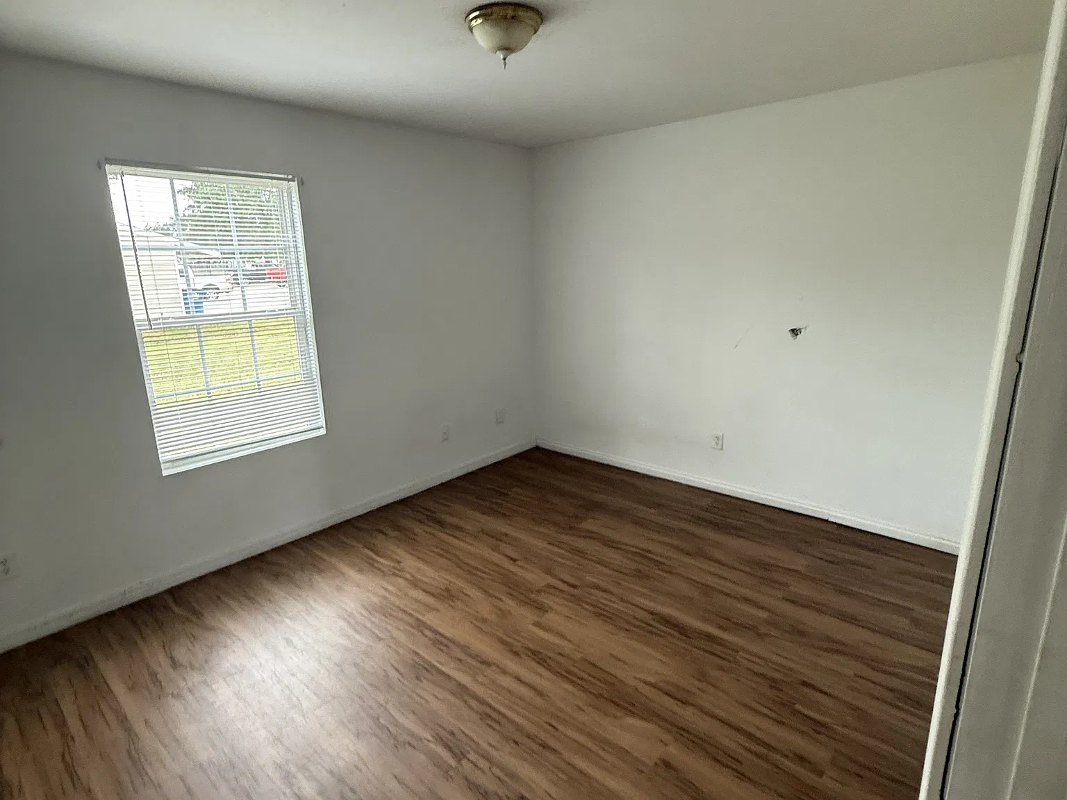 Janie Circle Apartments - Apt 7 — Photo 4