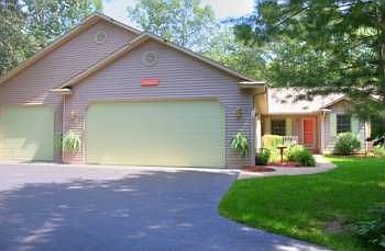 2nd image of 1627 White Oak Ln