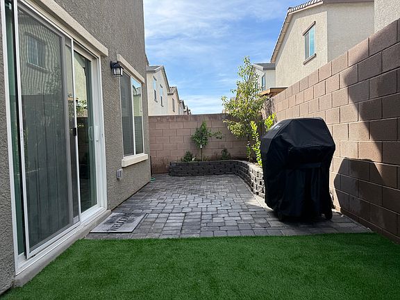 2nd image of 3428 W Rush Ave